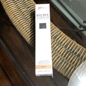 BNIB It Cosmetics Foundation